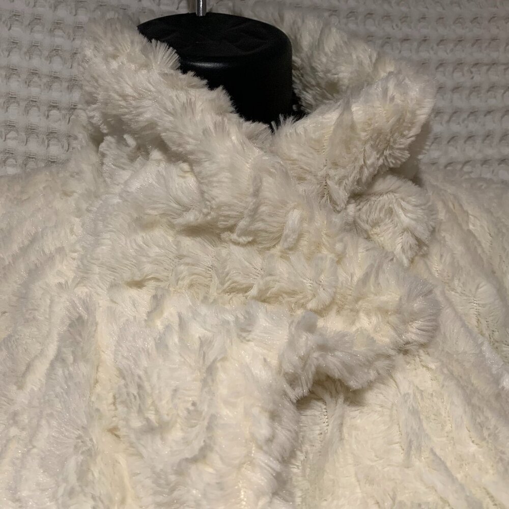 NEW Collectioneighteen Ladies Cream 3/4 Sleeve Faux Fur Jacket
